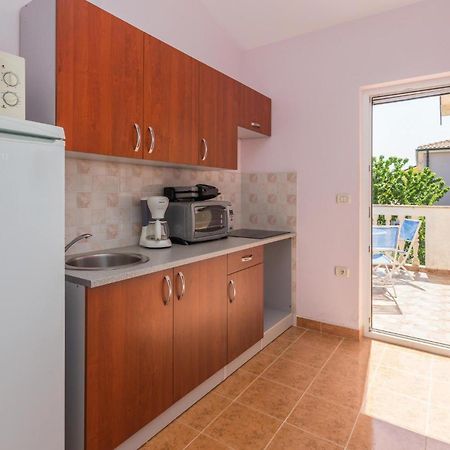 Nice Apartment In Kastel With Kitchen 외부 사진