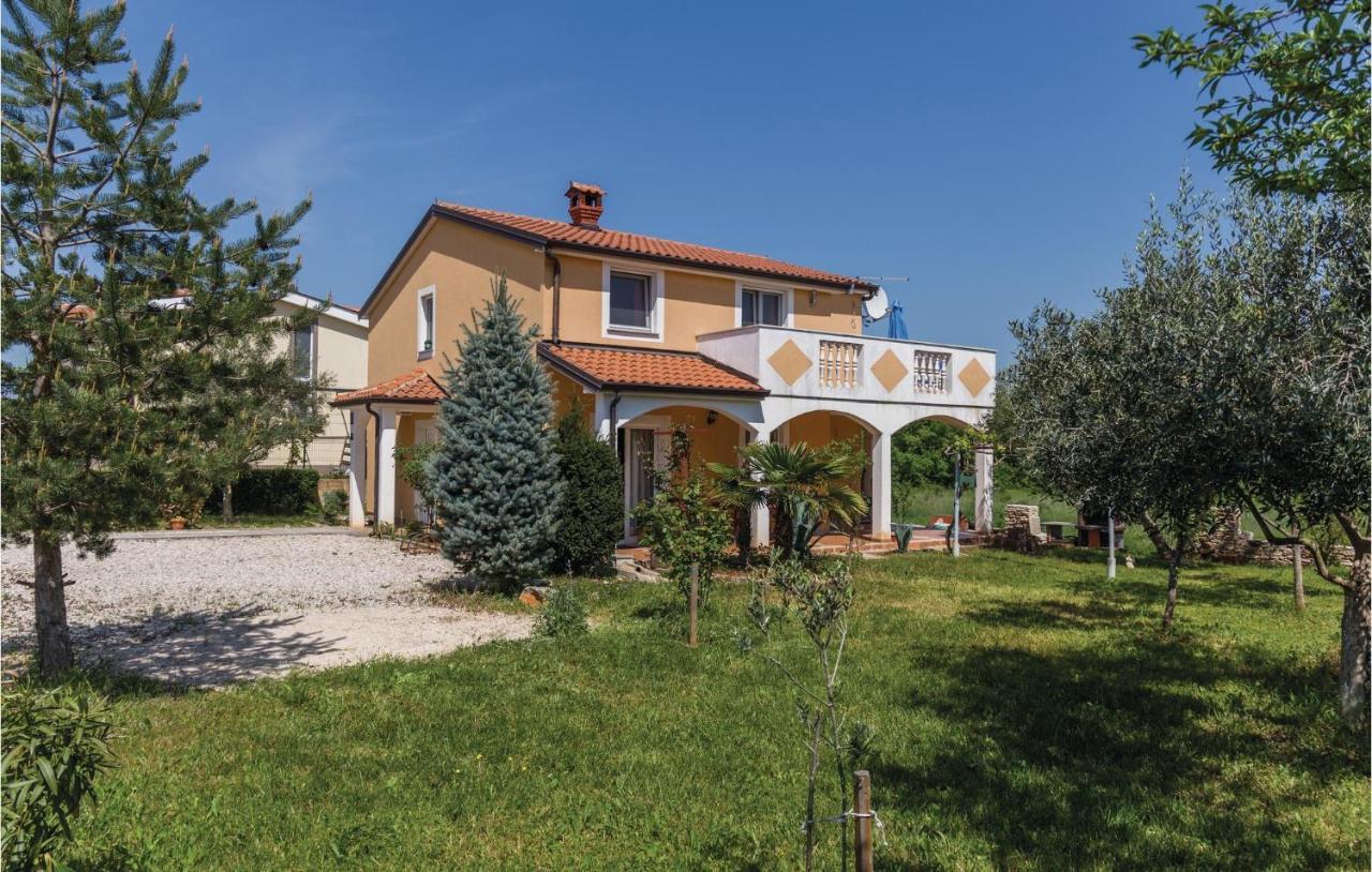Nice Apartment In Kastel With Kitchen 외부 사진