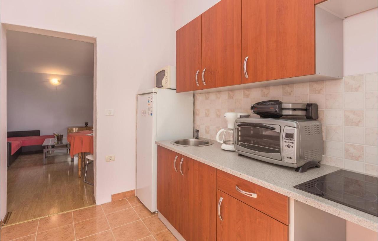 Nice Apartment In Kastel With Kitchen 외부 사진