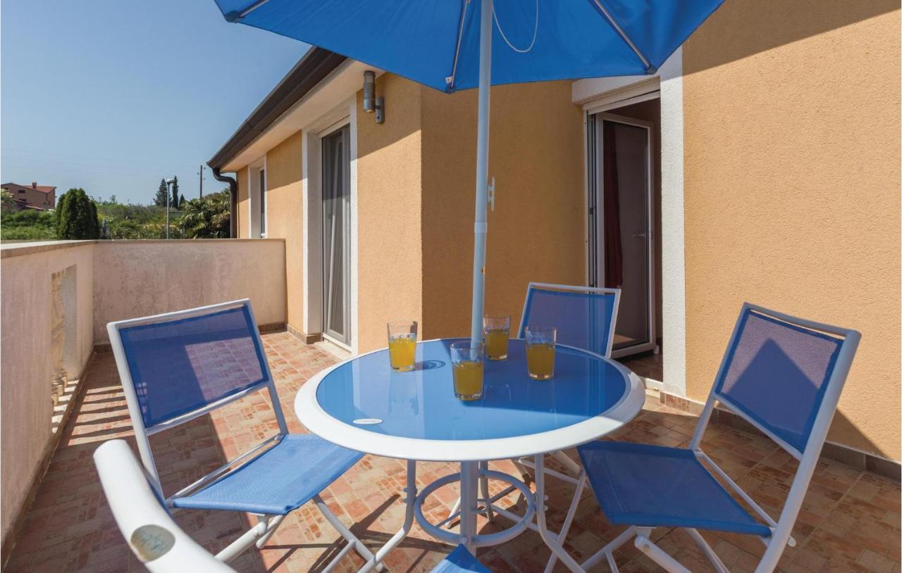 Nice Apartment In Kastel With Kitchen 외부 사진