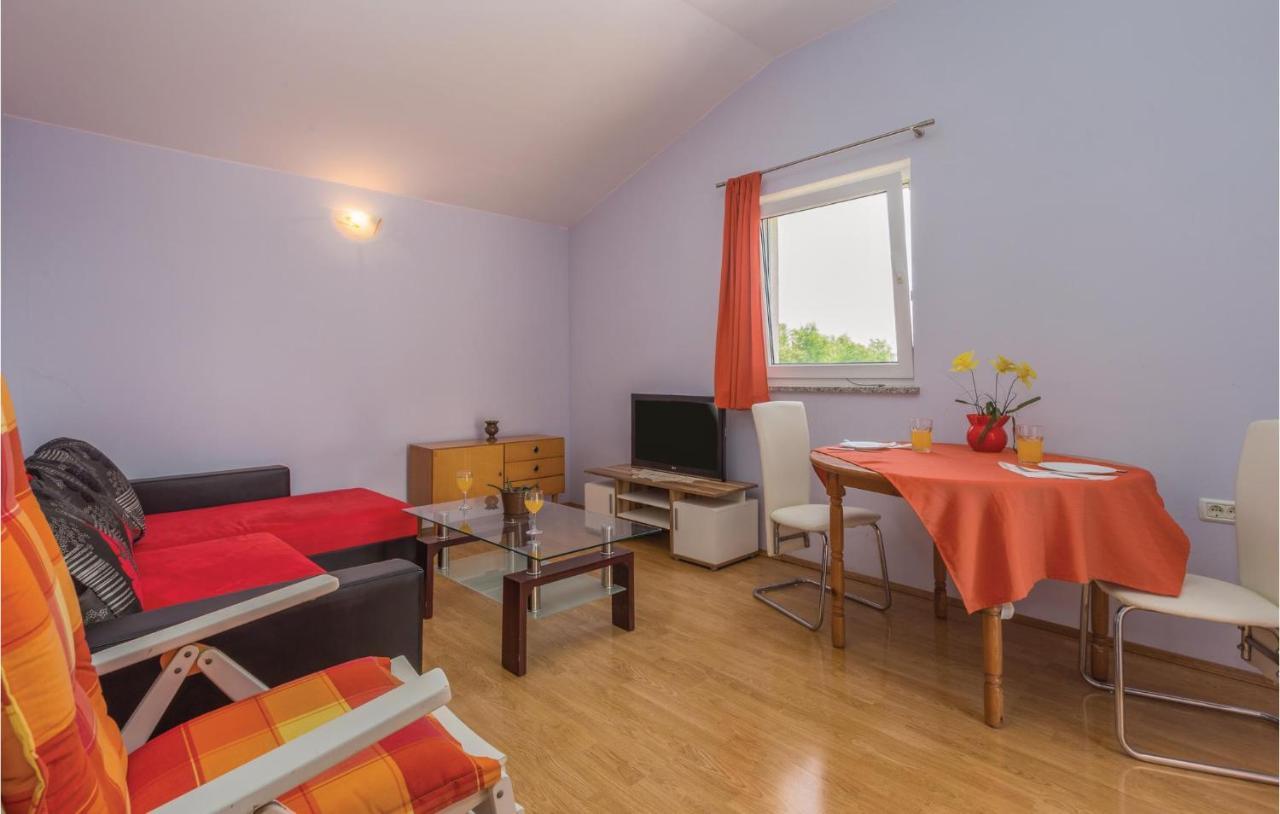 Nice Apartment In Kastel With Kitchen 외부 사진