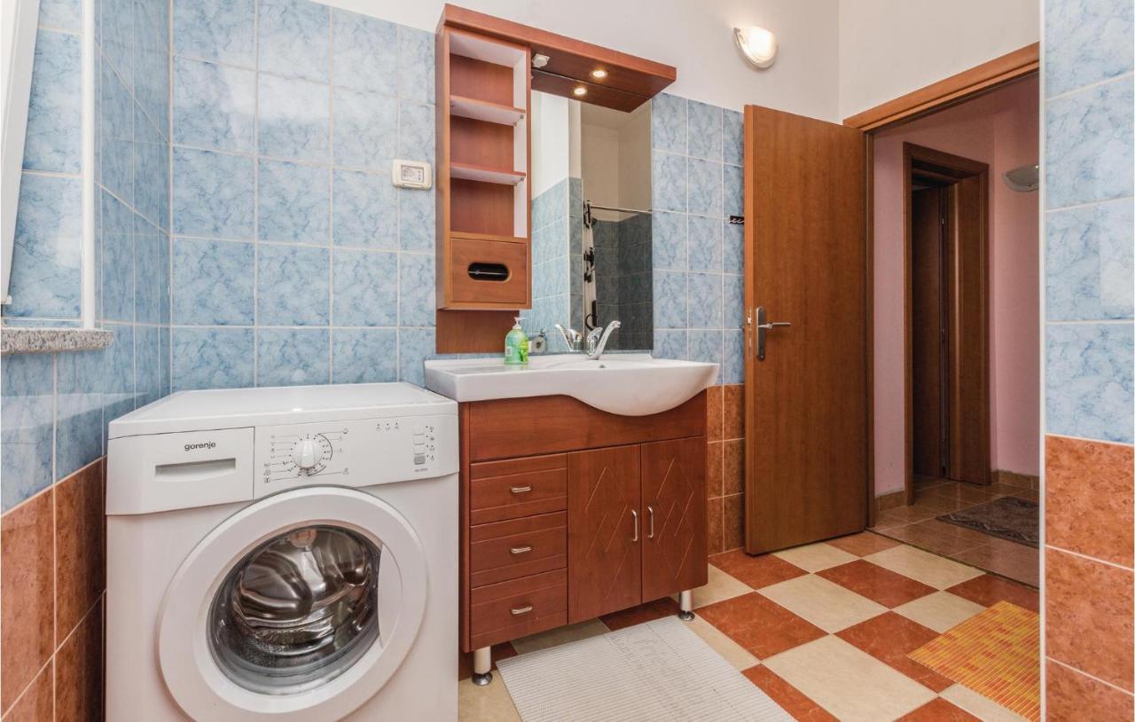 Nice Apartment In Kastel With Kitchen 외부 사진