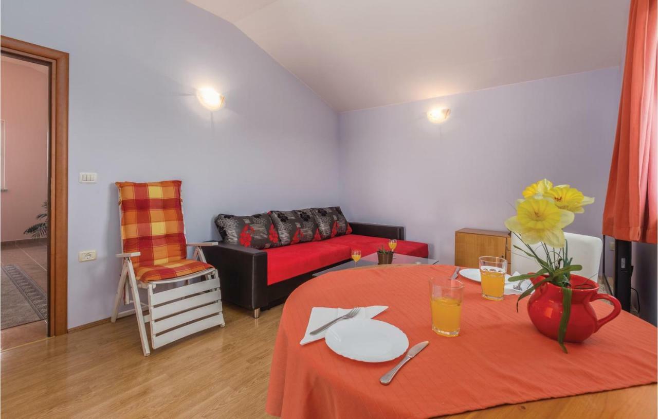 Nice Apartment In Kastel With Kitchen 외부 사진